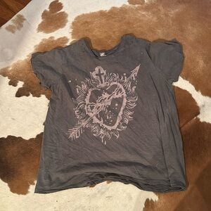 Magnolia Pearl Grey Heart Tshirt